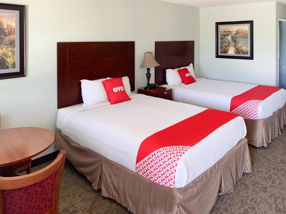 Oyo Hotel Pearsall I-35 West Exterior foto