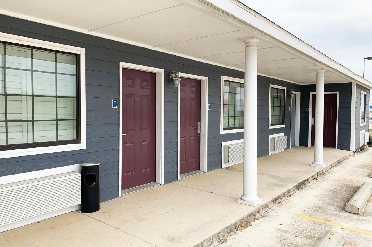Oyo Hotel Pearsall I-35 West Exterior foto