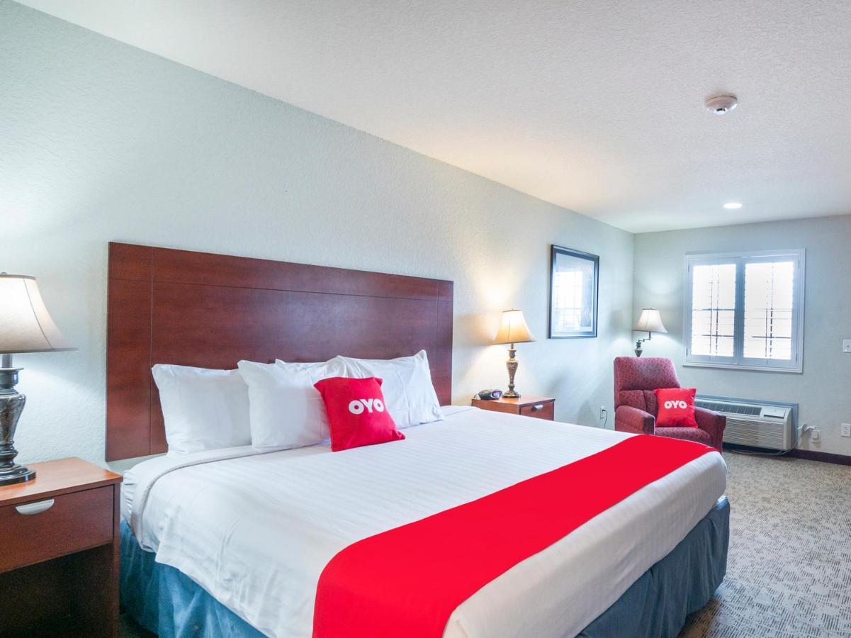 Oyo Hotel Pearsall I-35 West Exterior foto