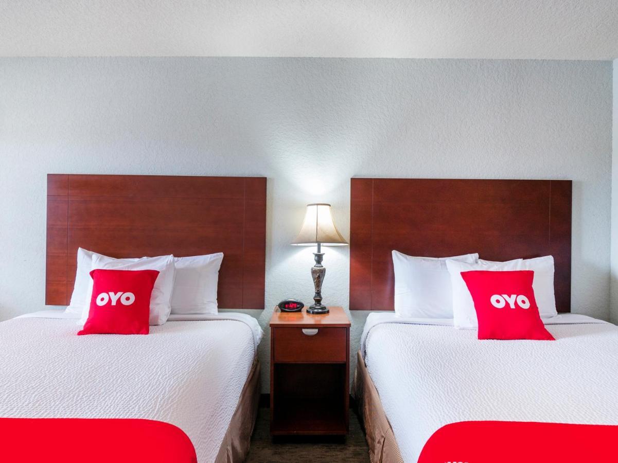 Oyo Hotel Pearsall I-35 West Exterior foto